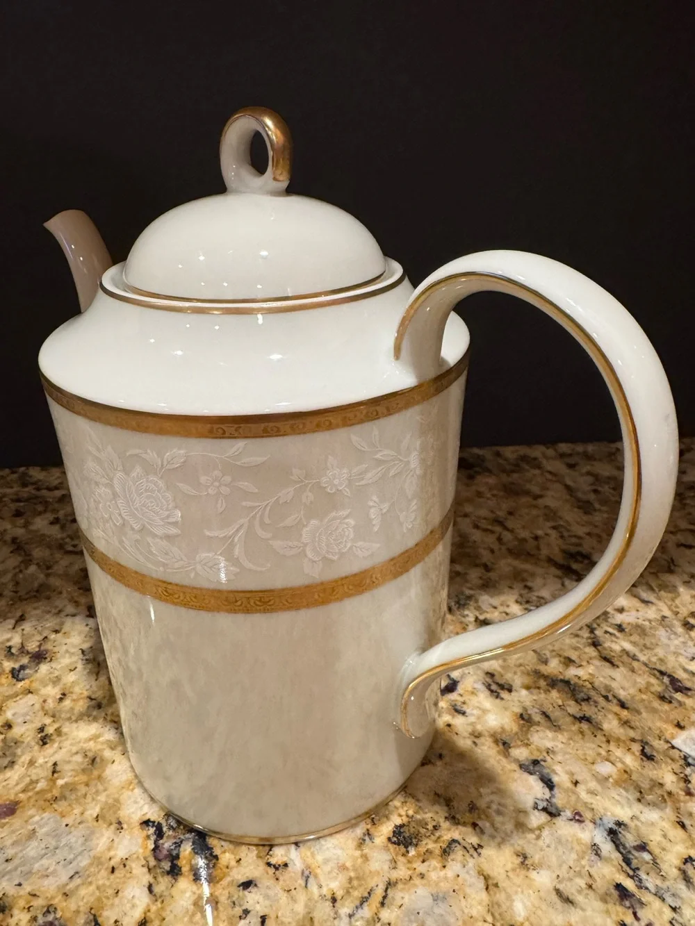 Mikasa Antique Lace White and Gold Coffee Pot with Lid Made in Japan #L5531